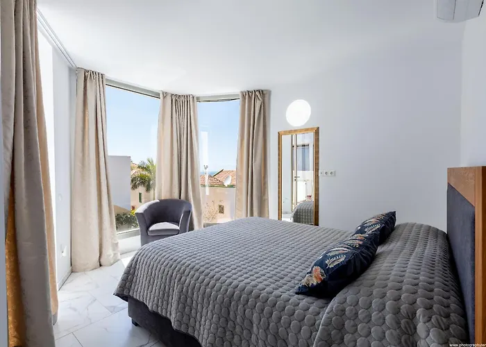 Ocean View Heated Pool Villa