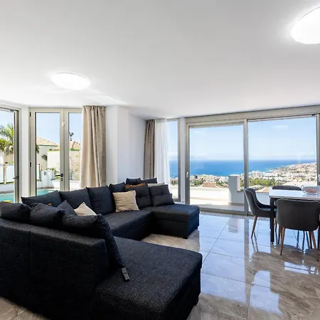 Ocean View 4 Bed In Villa *